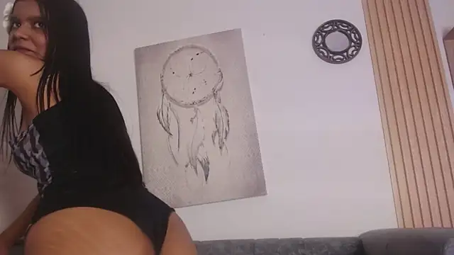 queen_adhara Webcamshow