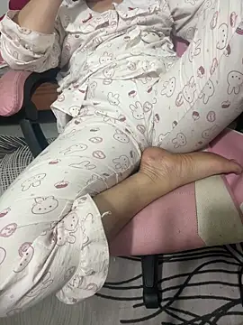 Yumi69 লাইভ XXX চ্যাট