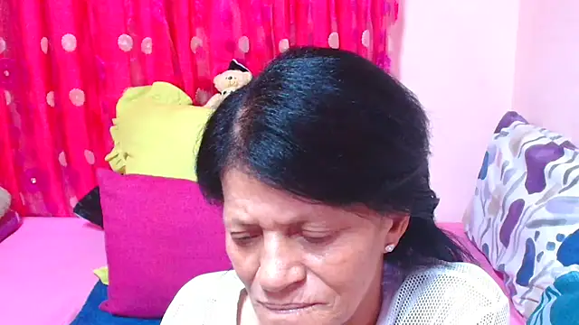 SLUTTYROXY's Live XXX Chat