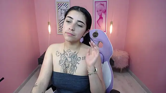 Adri_gomez_x Adlı Modelin Canlı XXX Sohbeti