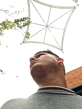 Chat +18 de _Ottis_ ao vivo