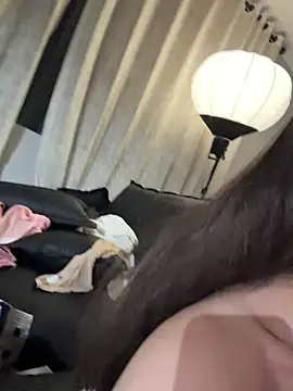 Pokazy przed kamerką – Yiyi-707