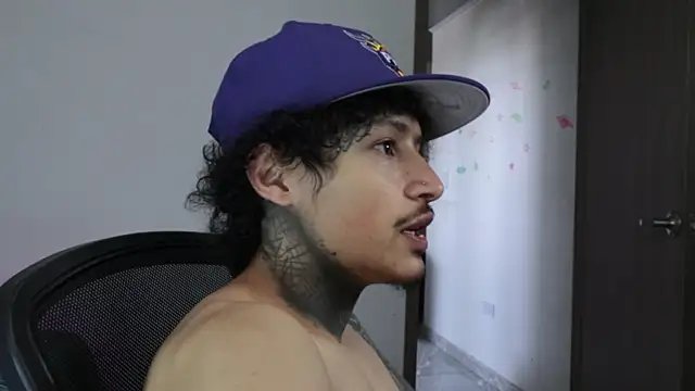 trieone Live XXX-chat