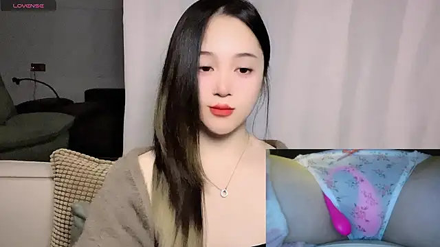 XXX chat uživo modela woaiqinqin