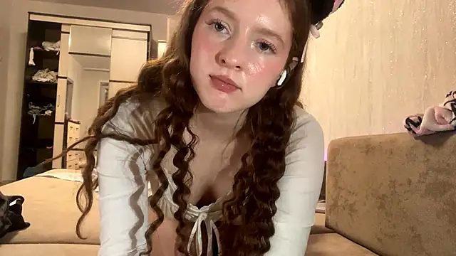 Онлайн чат XXX MillyHowden