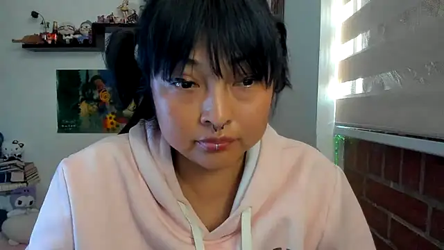 Chat +18 de Shaddycute_ ao vivo