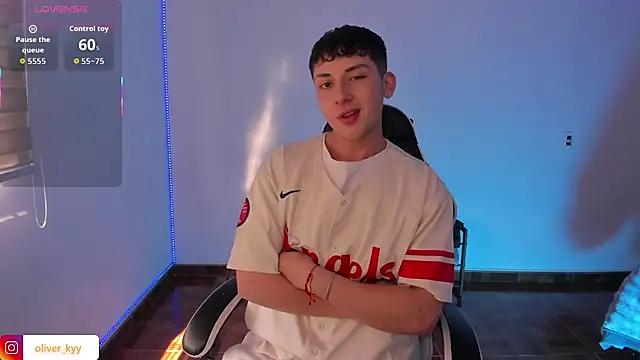 oliver_kyy Adlı Modelin Canlı XXX Sohbeti