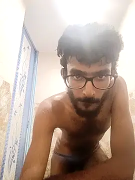 manikanda64 Adlı Modelin Canlı XXX Sohbeti