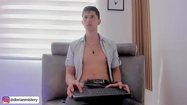 Chatroom XXX en direct de Dorianmistery2322_