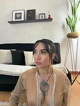 EmmyEvans1's Live XXX Chat