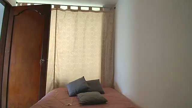 Tinny_and_Candy live XXX chat