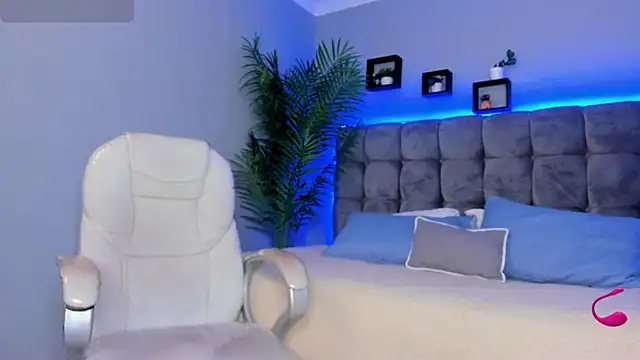 Thomas_moon's Live XXX Chat