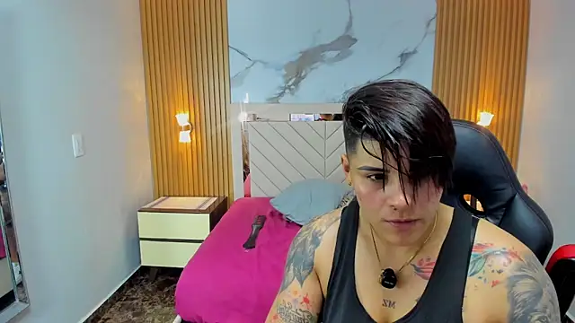 KAROLLJONES1: απευθείας συνομιλία ΧΧΧ