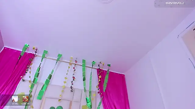 Chat +18 de Silvanna-Casstro ao vivo