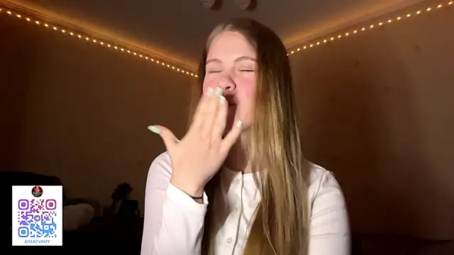 Amy_Maev Chat XXX in diretta