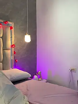 Bella-Sanders Live XXX-Chat