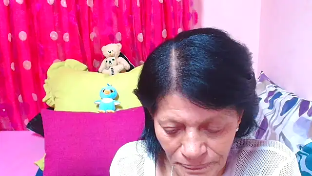 SLUTTYROXY's Live XXX Chat