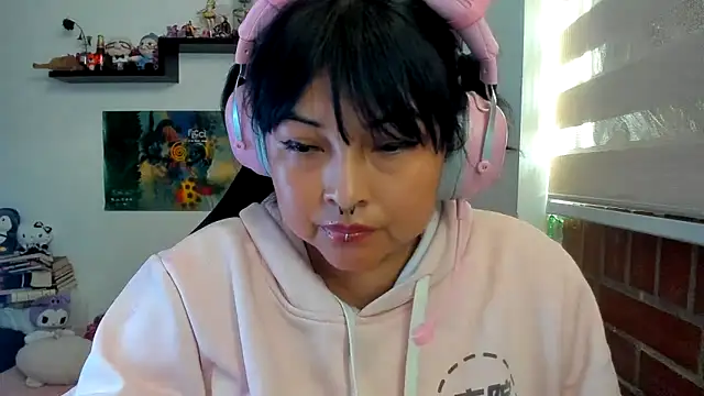 Chat XXX en directo de Shaddycute_