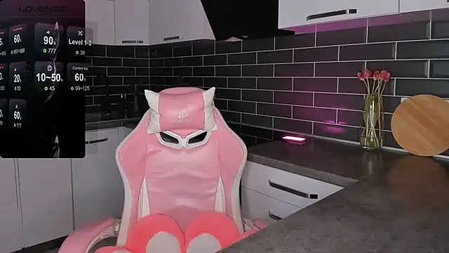 ShaiyaMinn3's Live XXX Chat