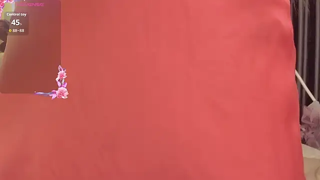 --102KymMiiss-- 即時 XXX 聊天