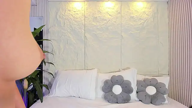 AnahinClar Adlı Modelin Canlı XXX Sohbeti