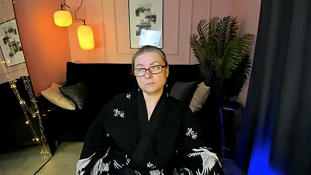 AlexandraKind Adlı Modelin Canlı XXX Sohbeti