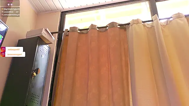 Pokazy przed kamerką – Melany__08