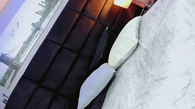 Chat +18 de Daniiela_Foxx ao vivo