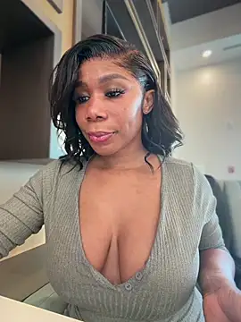 Belle___ Adlı Modelin Canlı XXX Sohbeti