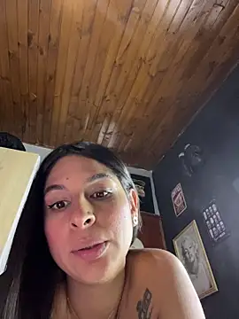 Chat XXX en directo de charlotte_stevenss_