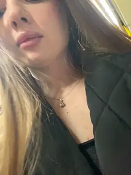 KrisMagnoly Chat XXX in diretta