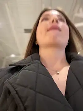 KrisMagnolyのライブXXXチャット