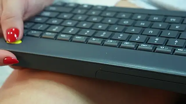 ambar_rosse25's Live XXX Chat