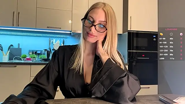 SoftnessMilan Webbikameraesitys