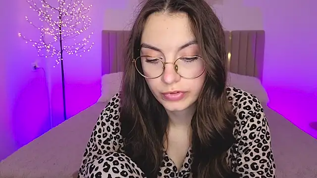 Show modela Real_cutie1 na web-kameri