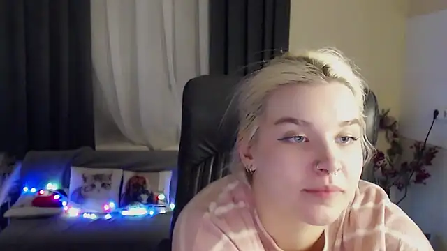 Hot_Blonda 现场XXX聊天