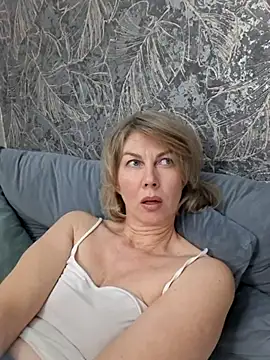 stellahere8's Live XXX Chat