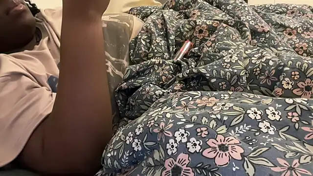 nanaisbackk Live XXX-chat