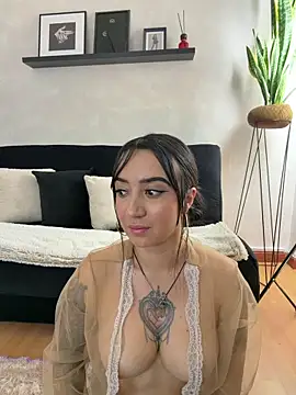 دردشة EmmyEvans1 الجنسية المباشرة