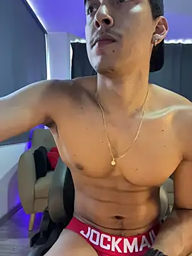 Liam_V 在線直播表演