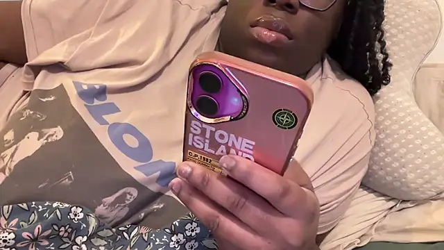 nanaisbackk's Webcam Show