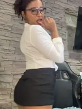 Chat +18 de sophia_brunette_ ao vivo