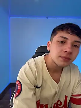 oliver_kyyn Live XXX chat