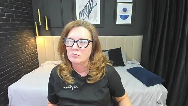 LeaPure live XXX chat