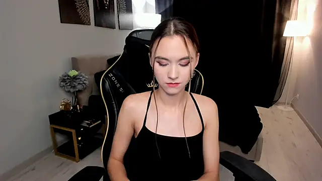 EllaCurtis' Live XXX Chat