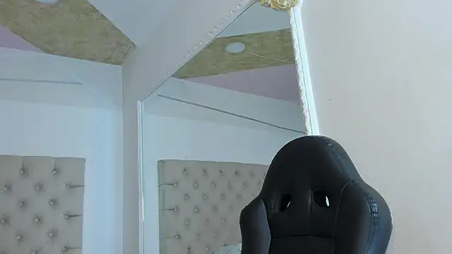 Онлайн чат XXX CarolineFyre