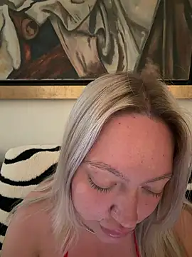 misstitmouseofficial's Live XXX Chat