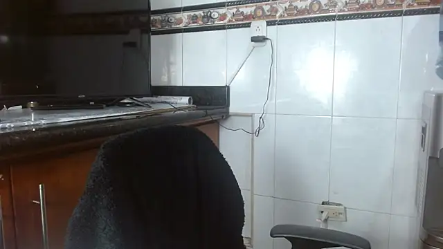 Baby_dirt élő XXX-chatje