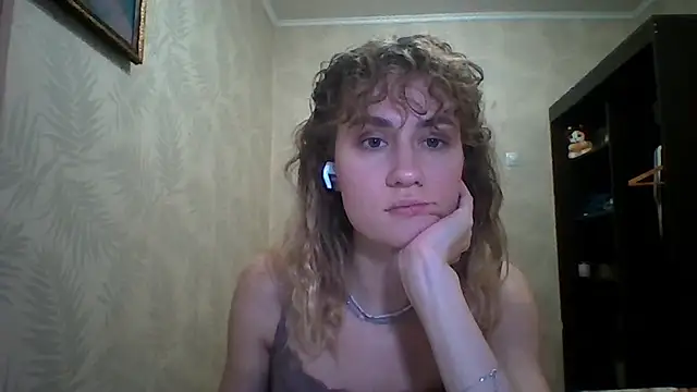 ElenoreHolguin – Naživo XXX chat