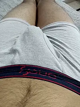 Rocky-badboy_cum4me Adlı Modelin Canlı XXX Sohbeti